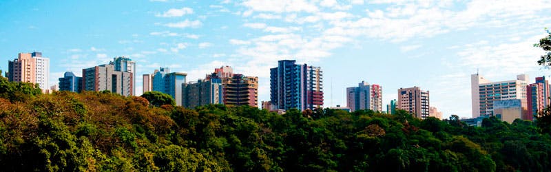 10 melhores cidades brasileiras para viver em custo de metro quadrado.